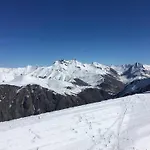 In Les 2 Alpes With Panoramic Views Ле дез Альп