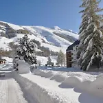In Les 2 Alpes With Panoramic Views