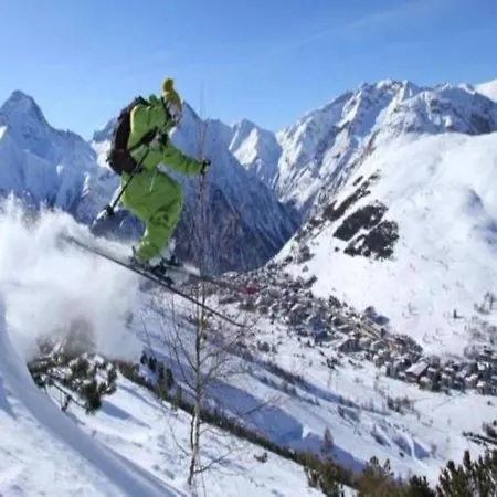 Chalet In Les 2 Alpes With Panoramic Views