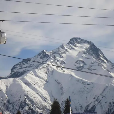 In Les 2 Alpes With Panoramic Views *