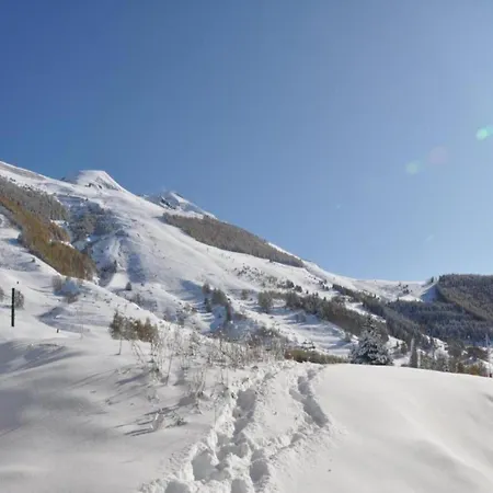 In Les 2 Alpes With Panoramic Views *