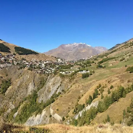 In Les 2 Alpes With Panoramic Views