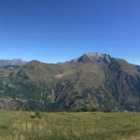 In Les 2 Alpes With Panoramic Views Chalet *