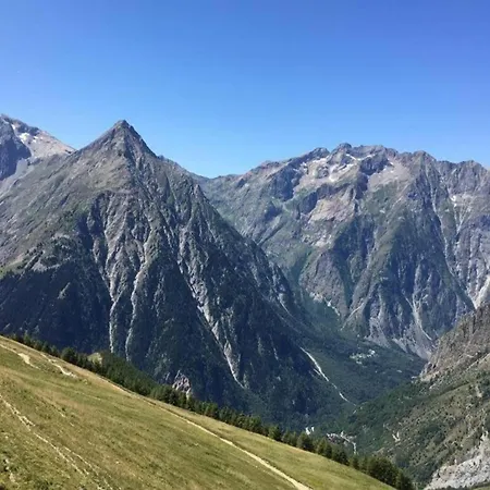 Chalet In Les 2 Alpes With Panoramic Views *