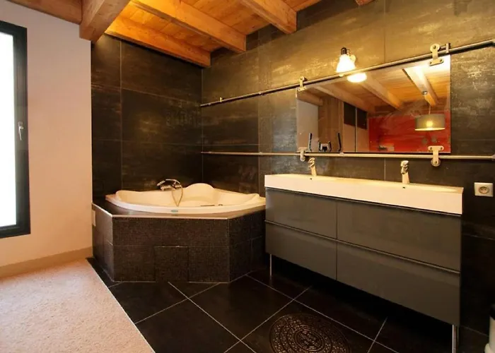 Chalet In Les 2 Alpes With Panoramic Views *