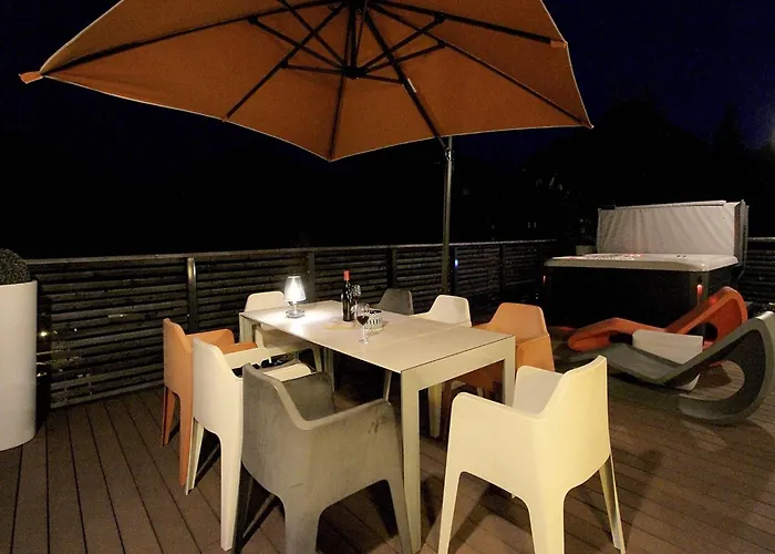 In Les 2 Alpes With Panoramic Views Chalet *