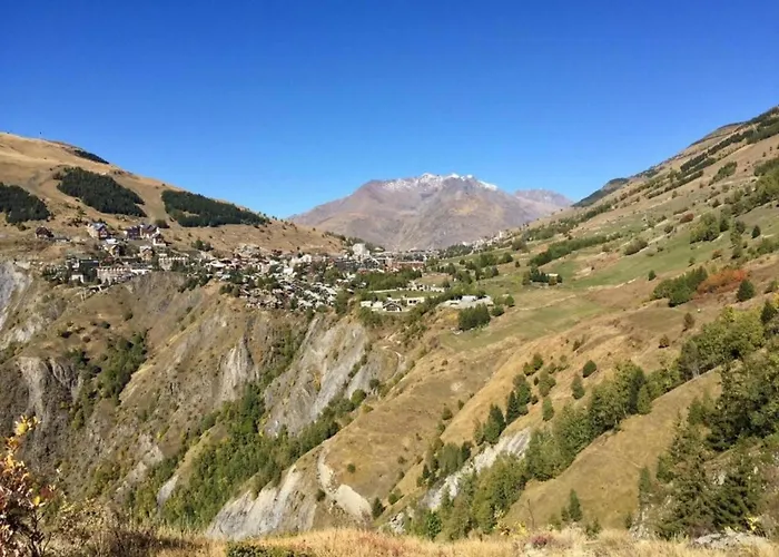 In Les 2 Alpes With Panoramic Views